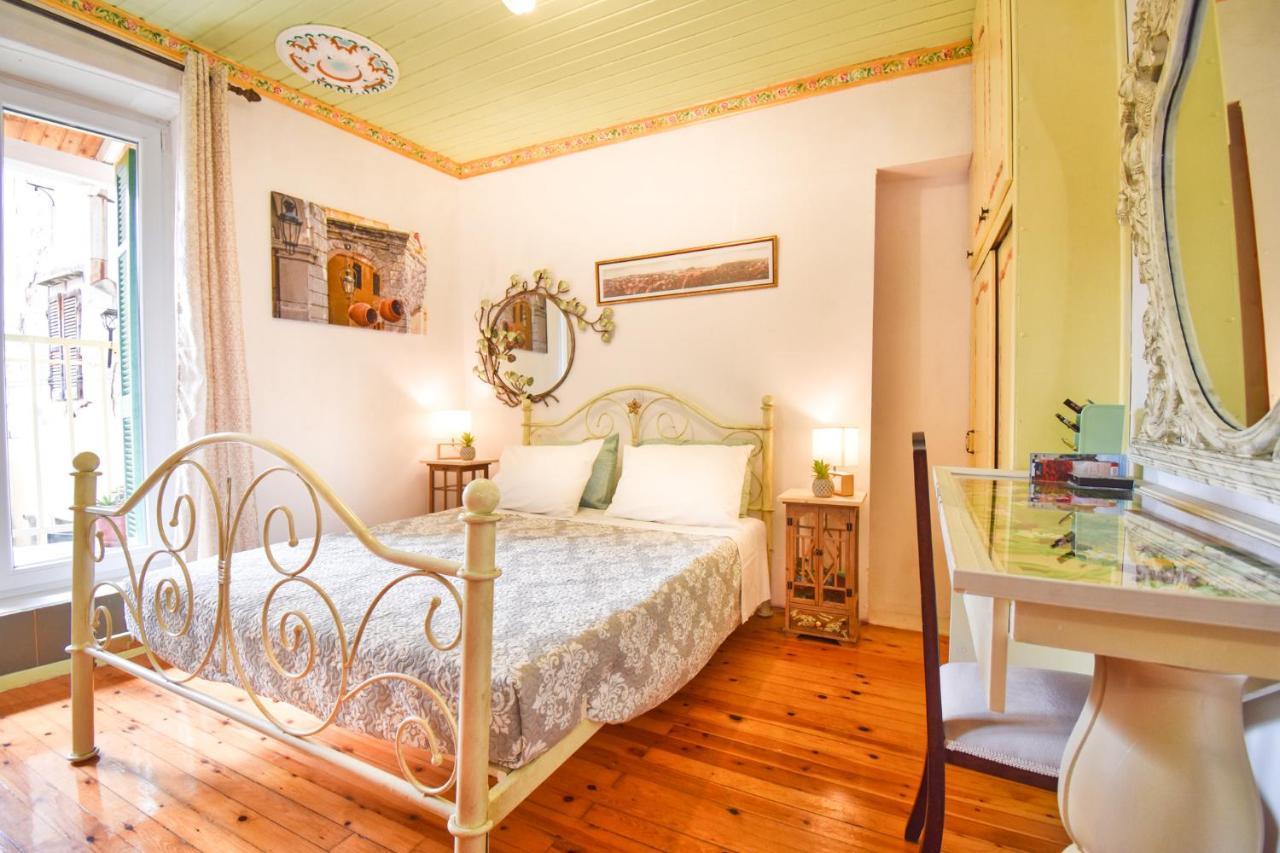 Apartment Venetian Well Gallery In Corfu Old Town Corfu (city)