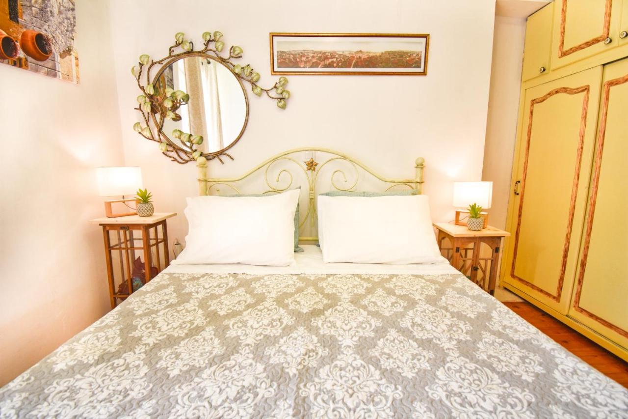 Apartment Venetian Well Gallery In Corfu Old Town Corfu (city)