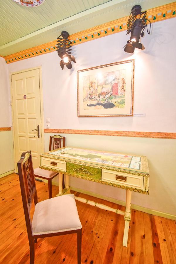 Venetian Well Gallery In Corfu Old Town